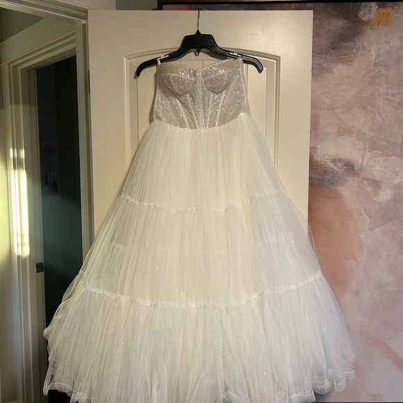 MillaNova White Strapless Sweetheart Wedding Gown - Perfect 2nd Reception Dress - Picture 7 of 10